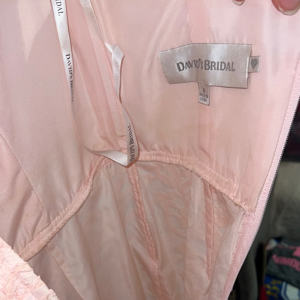 David's Bridal Bridesmaid Dress Blush/Lt Pink Lace Dress with V Neckline Size 6 - Picture 9 of 11